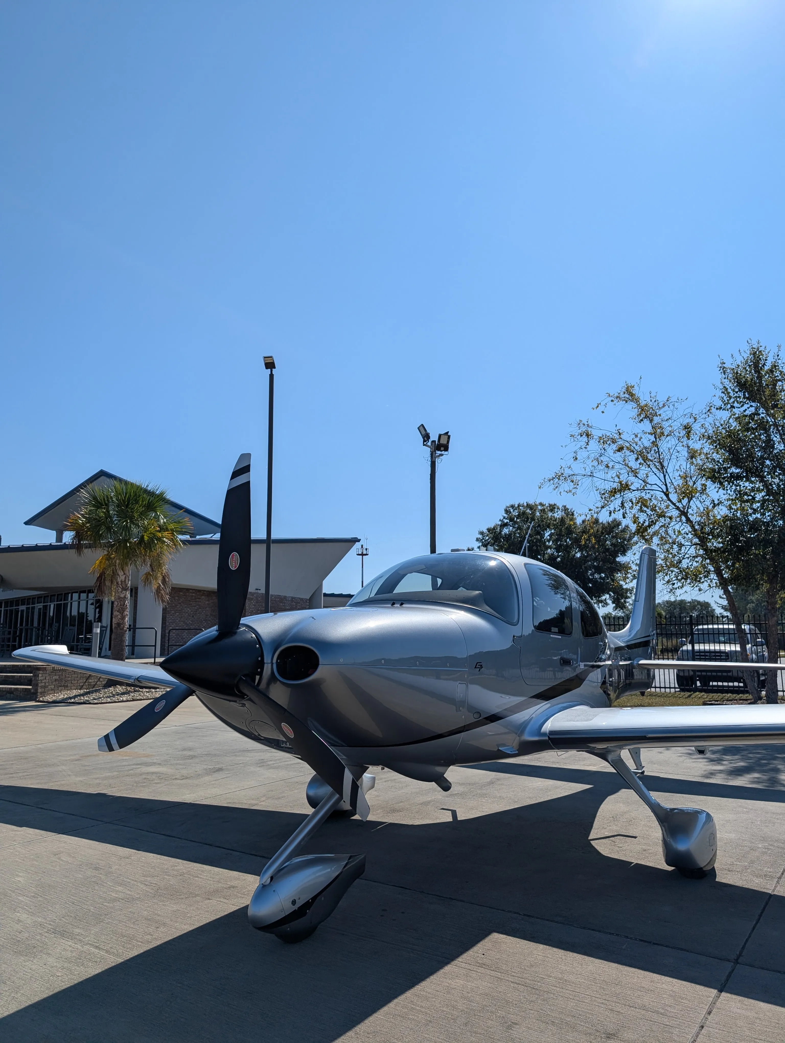 Nose and propeller of N369ZD, a 2025 Cirrus SR22 G7+